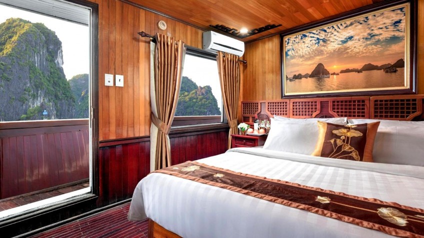 Cozy Bay Cruise: Pretty View in the Room