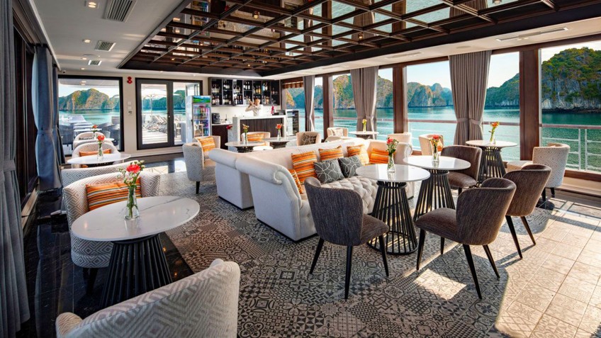 Jade Sails: Ocean glass windows Bar