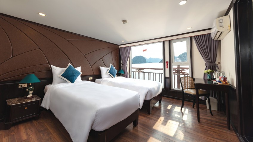 Amanda Cruise: Elegant Cabin Design