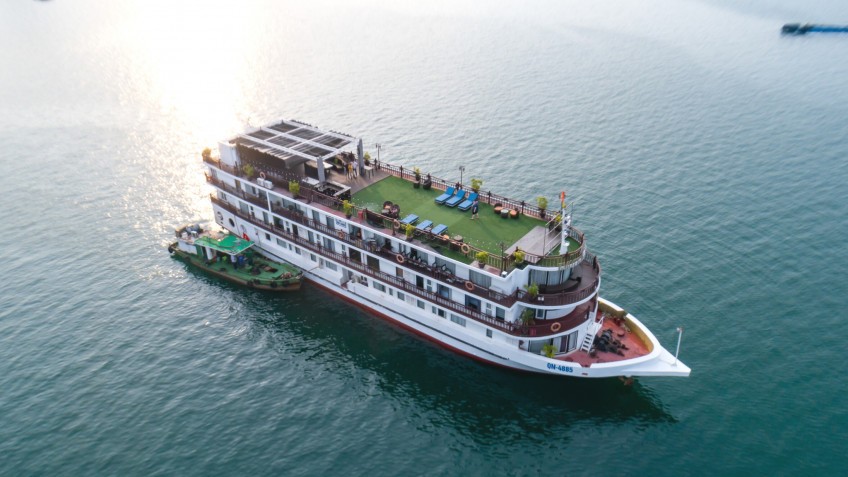 Amanda Cruise: Amazing Budget Cruise with turquoise water