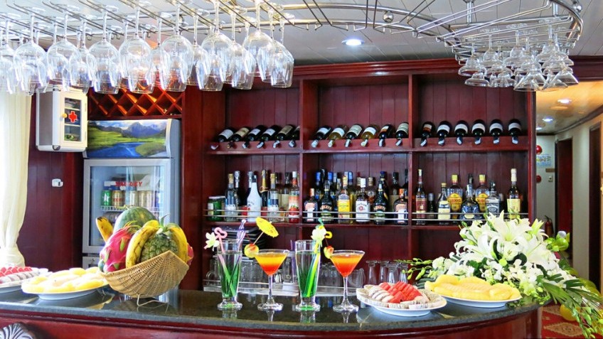 Phoenix Cruise: Beautiful decor in the Bar