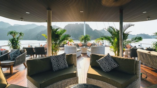 Halong Catamaran Cruise: A Perfect Place To Chit Chat With Friends