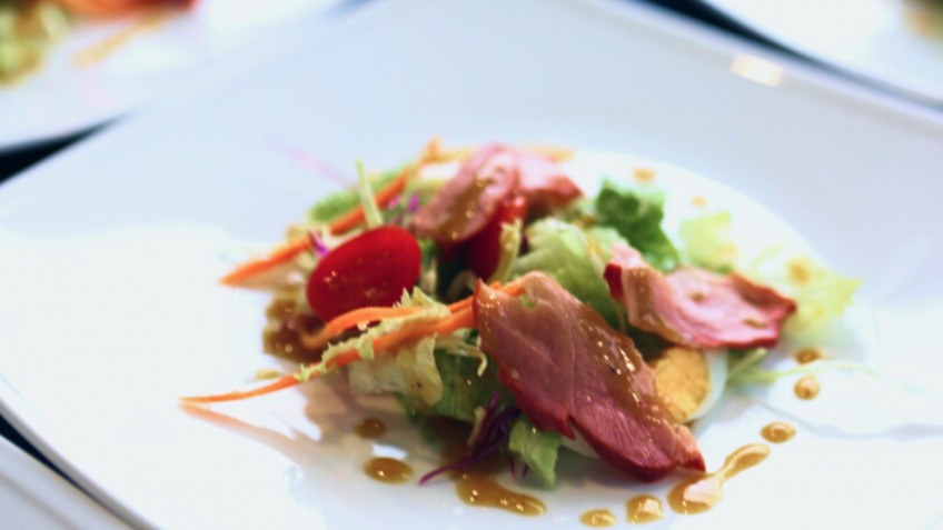 Halong Catamaran Cruise: Enjoy The Meal