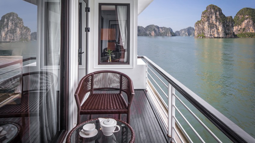 Ambassador Cruise: Private space for sightseeing