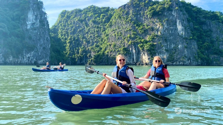 Swan Cruises: Amusing Kayaking activity