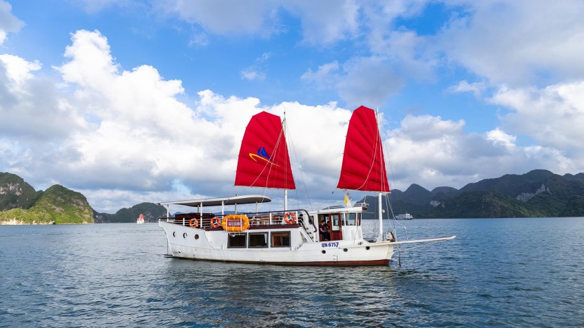Amazing Sails Explorer Private Cruise: Amazing Sails Explorer Private Cruise