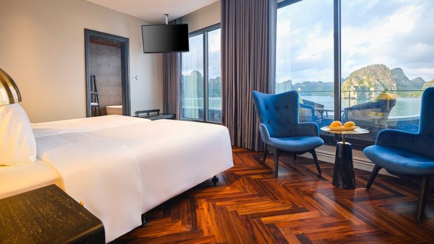 Elite of the Seas Cruise: Awe-inspiring View for Overnight Relaxation