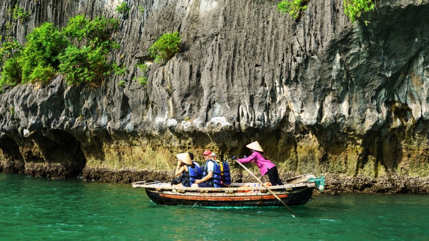 Elite of the Seas Cruise: Explore Dark & Bright Cave on Bamboo Boat