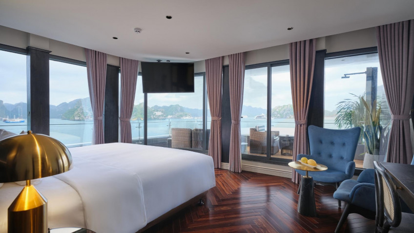 Elite of the Seas Cruise: Panoramic View inside the Suite