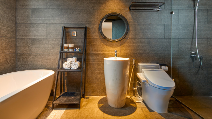 Elite of the Seas Cruise: Hign-end Bathroom Facilities in Premium Suite