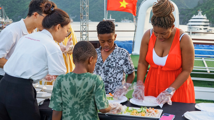 Mon Cheri Cruise: Cooking Class To Make Spring Rolls