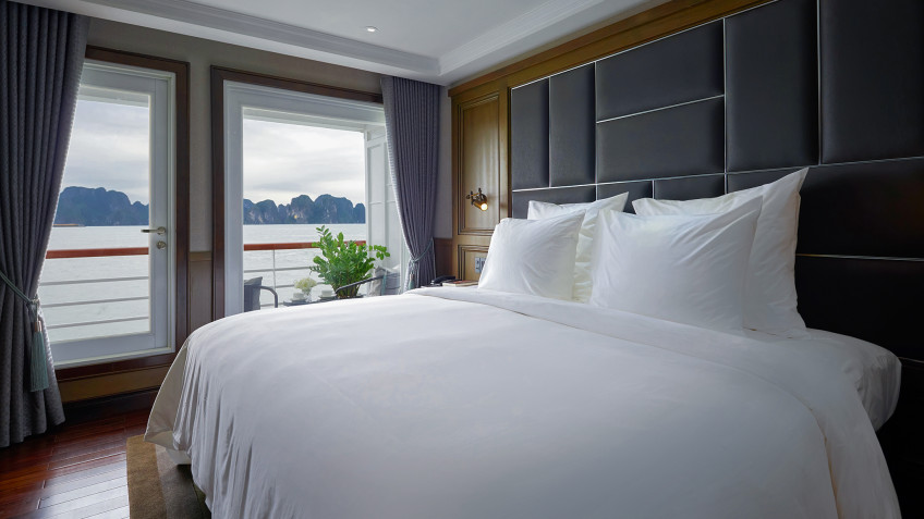 Paradise Grand Cruise: Deluxe Balcony Suite