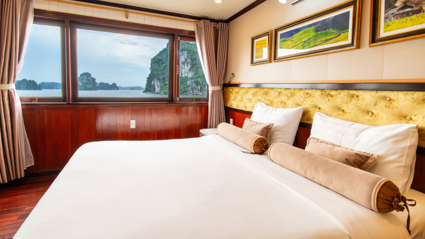 Swan Cruises: Ocean-view Window