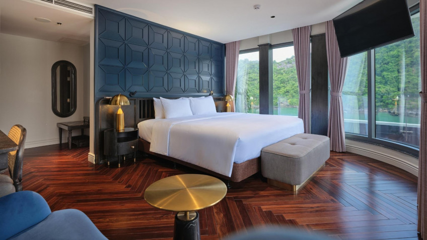 Elite of the Seas Cruise: Executive Suite Double Bed