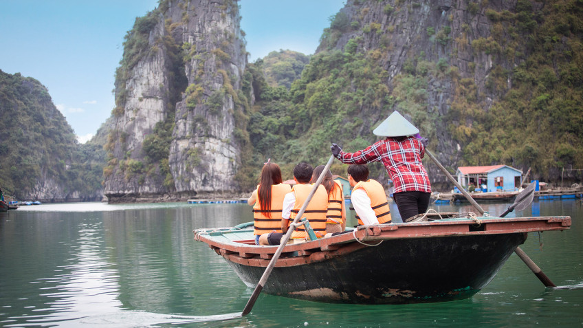La Muse Day Cruise: Rowing boat on the majestic beach