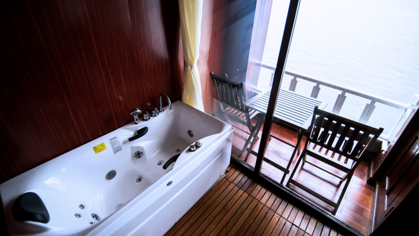 Renea Cruise: Sunlit private balcony